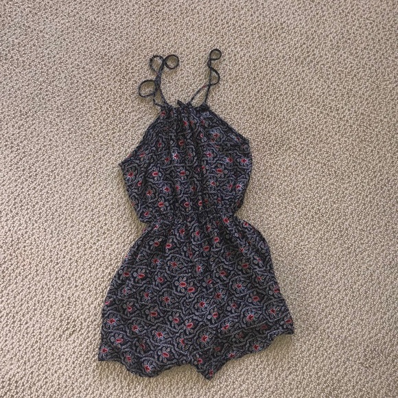 Patterned Romper - Picture 2 of 2